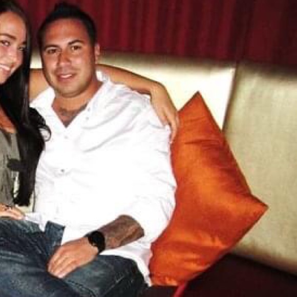 Meet your Posher, Derrick - Picture 3 of 6